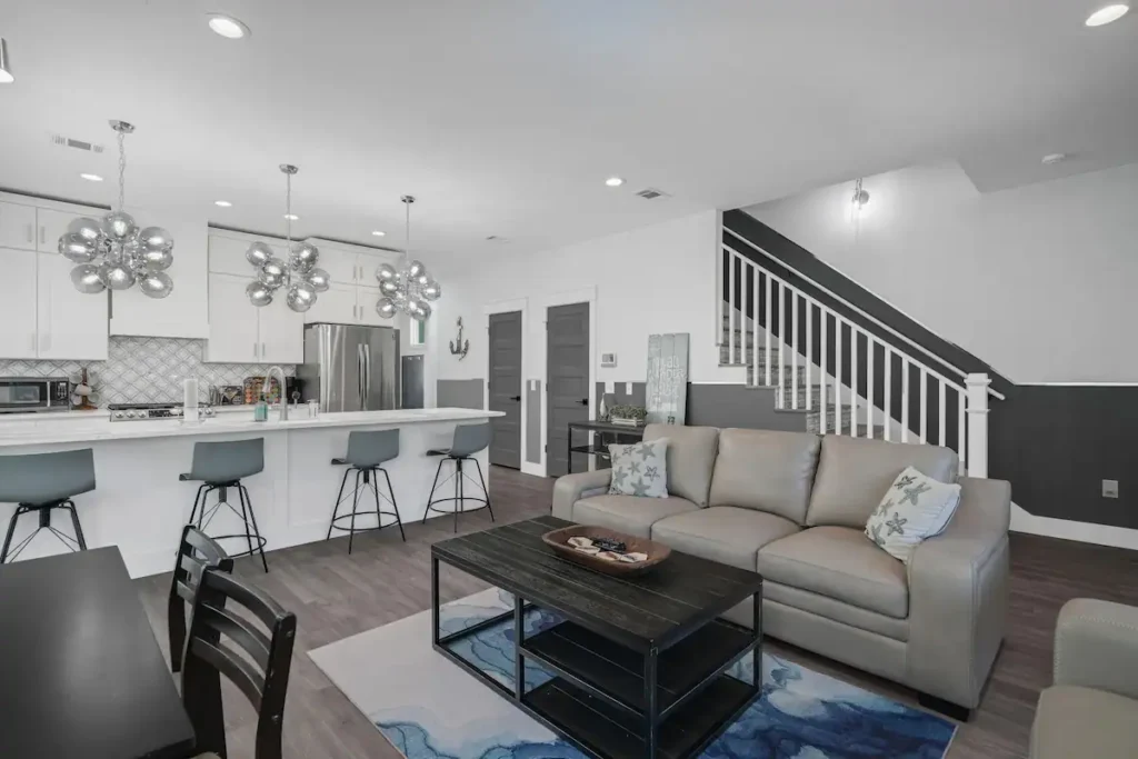 Luxurious Downtown Retreat with Rooftop Deck